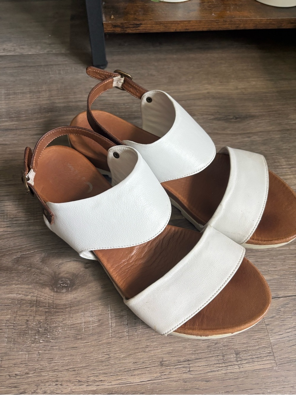 Bueno White and Brown Leather Slingback Sandals